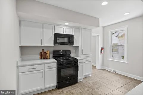 $165,000 | 2013 Edgmont Avenue, Chester, PA 19013