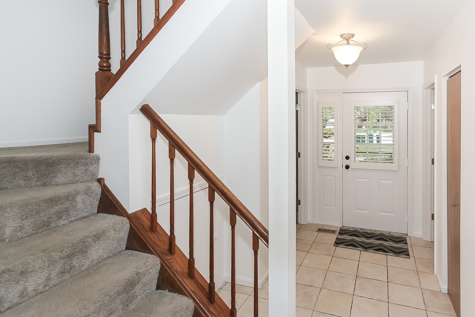 984 Ridgefield Lane Wheeling, IL 60090 - Photo 8 of 26