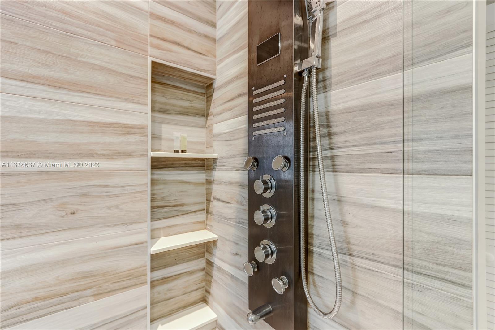 Bonaventure Lakes Weston, FL 33326 - Photo 25 of 52