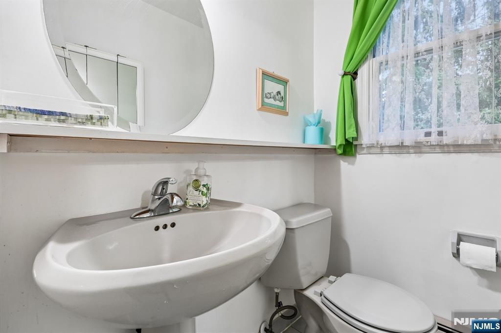 95 Turret Street Park Ridge, NJ 07656 - Photo 20 of 49
