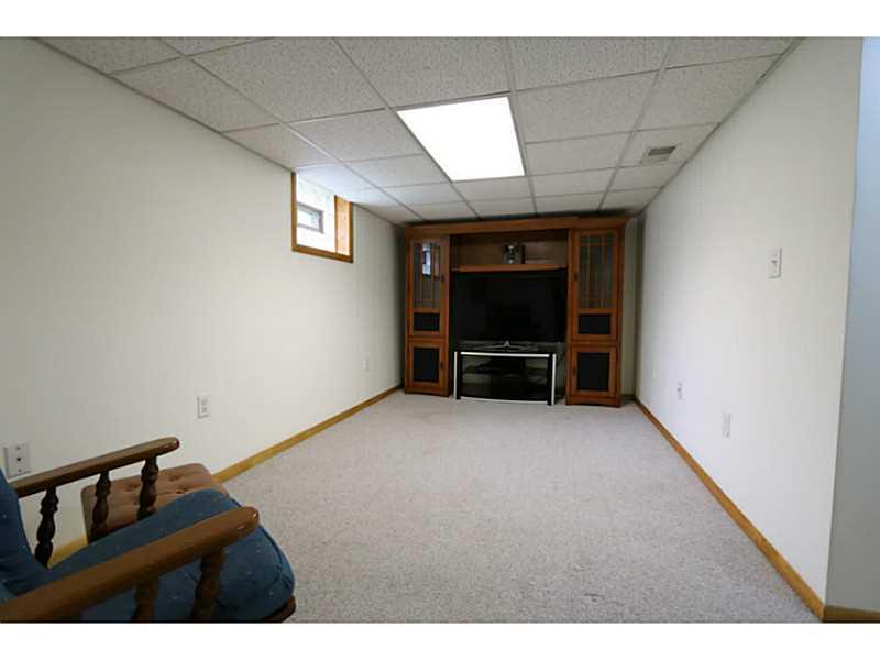 246 Old Plank Road Butler, PA 16002 - Photo 11 of 20 Family Room.