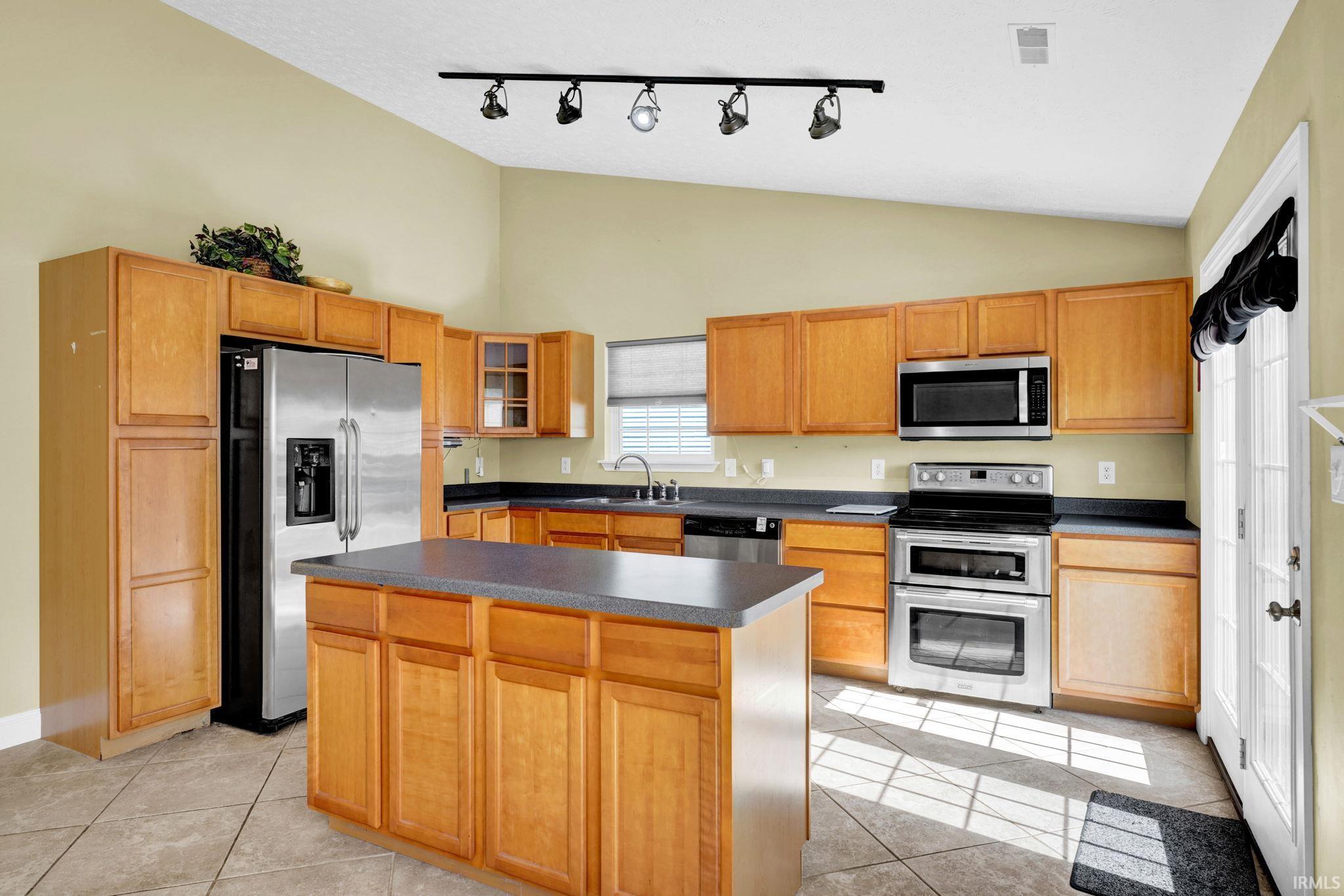 5534 North Andrea Drive Bloomington, IN 47404 - Photo 5 of 27