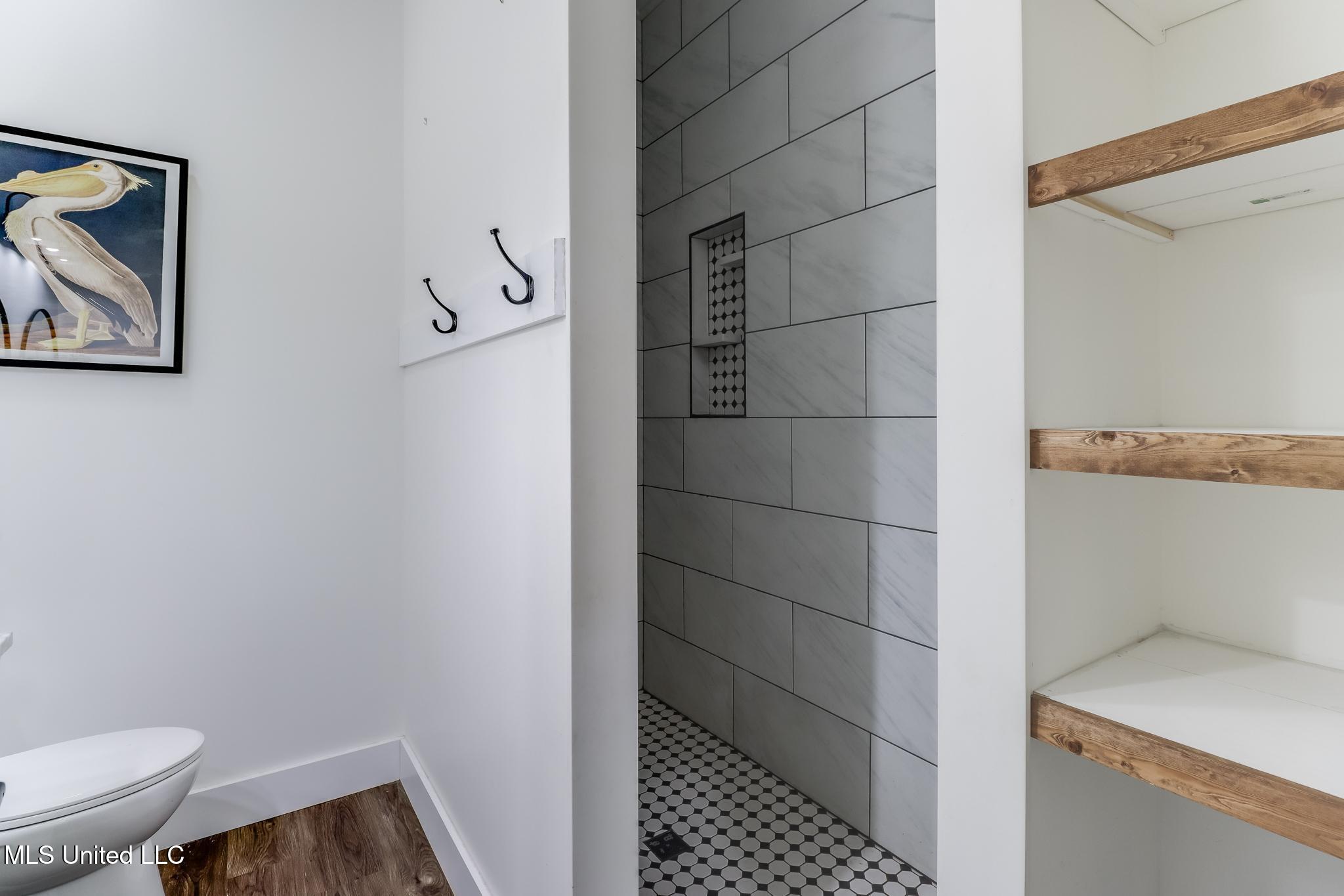 12164 Barton Road Gulfport, MS 39503 - Photo 11 of 37 IMG_5538