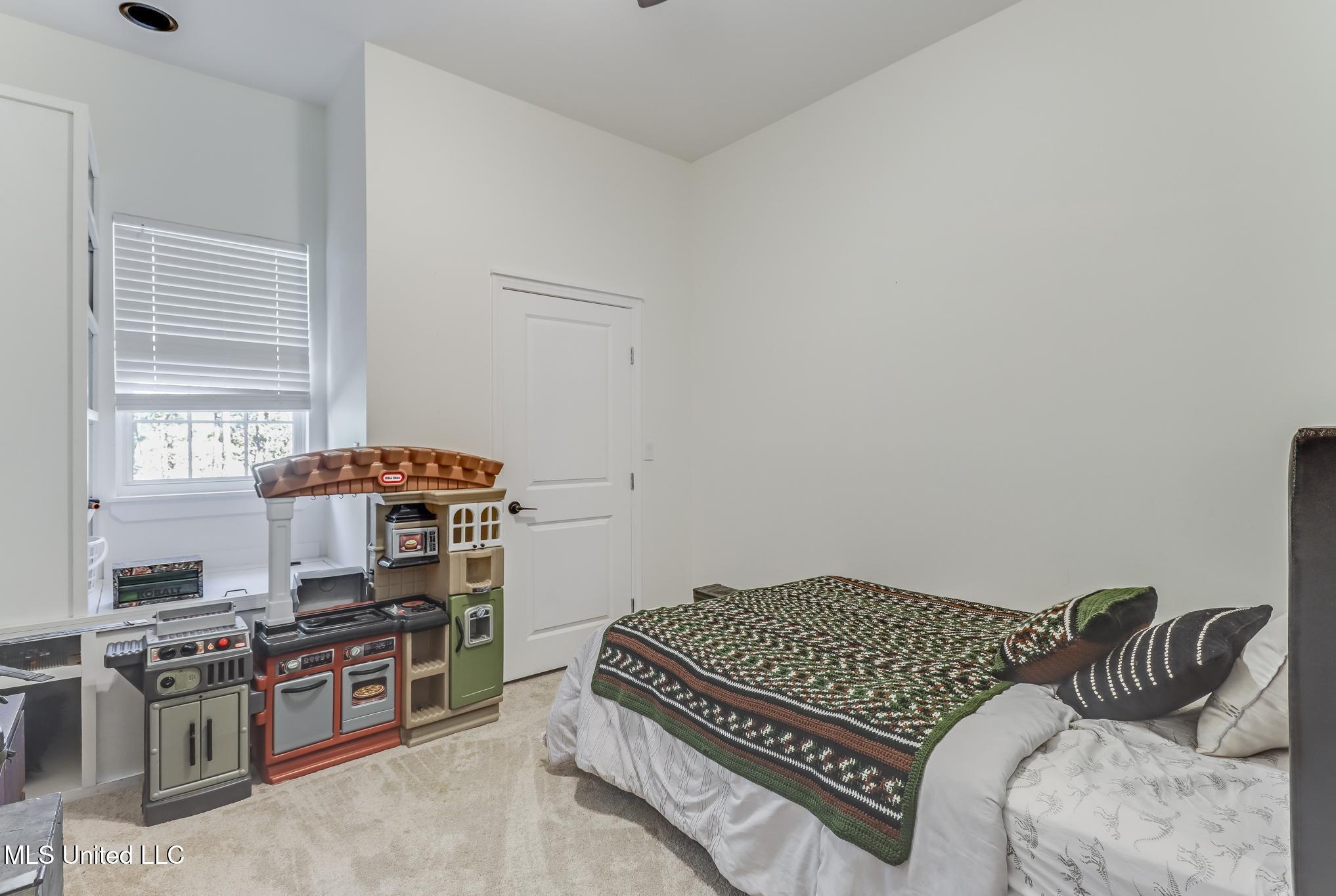 12164 Barton Road Gulfport, MS 39503 - Photo 16 of 37 IMG_5549