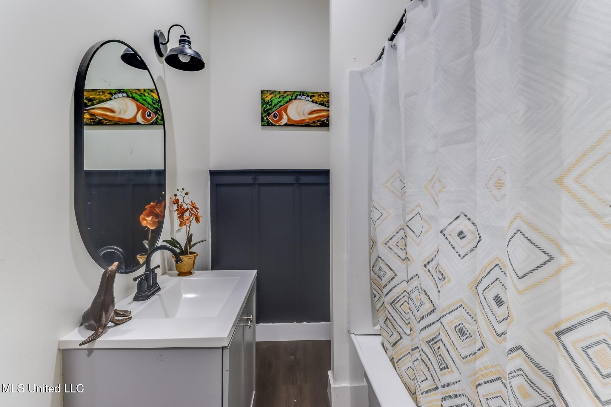 12164 Barton Road Gulfport, MS 39503 - Photo 17 of 37 IMG_5550