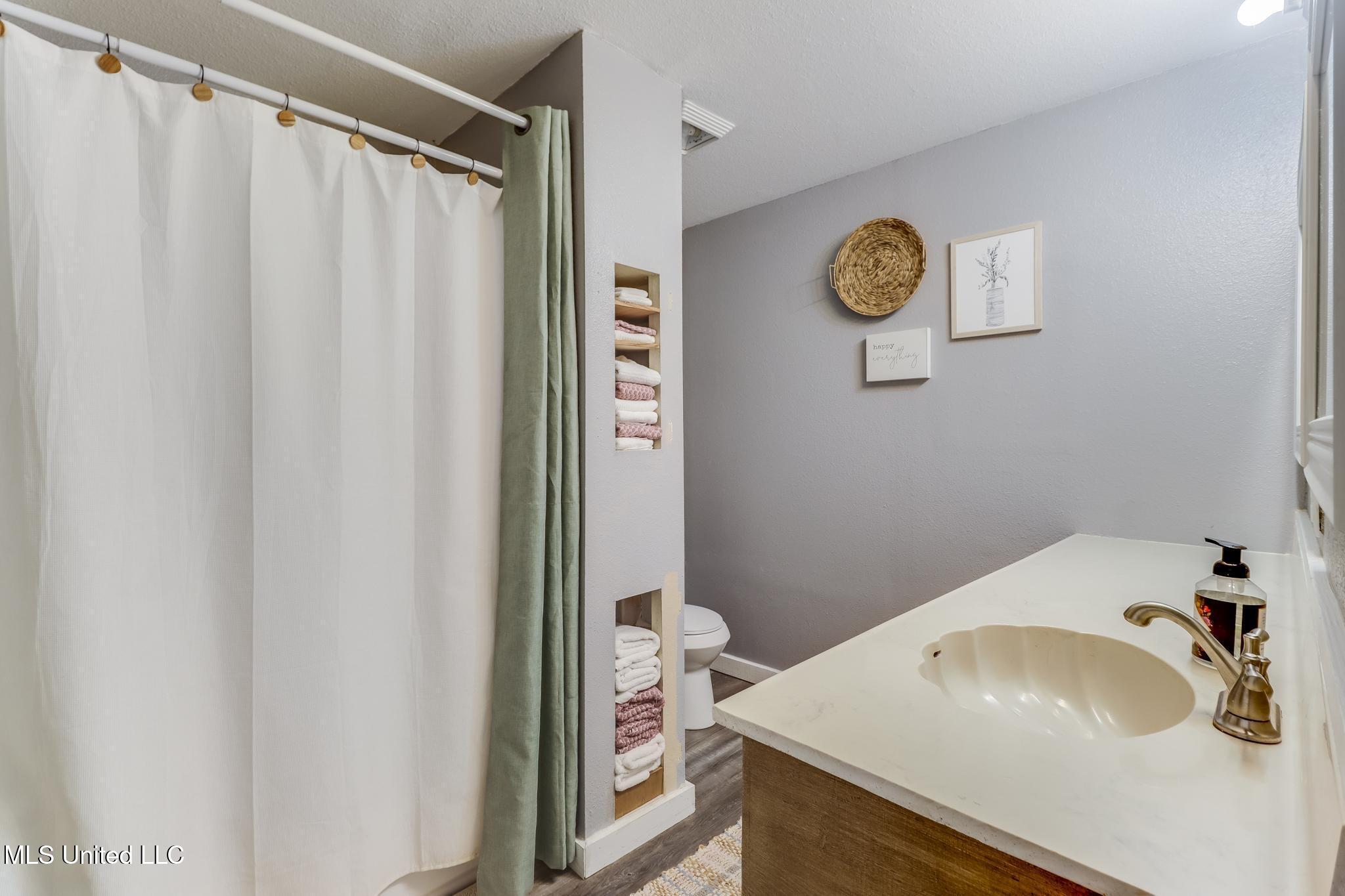 12164 Barton Road Gulfport, MS 39503 - Photo 27 of 37 IMG_5527