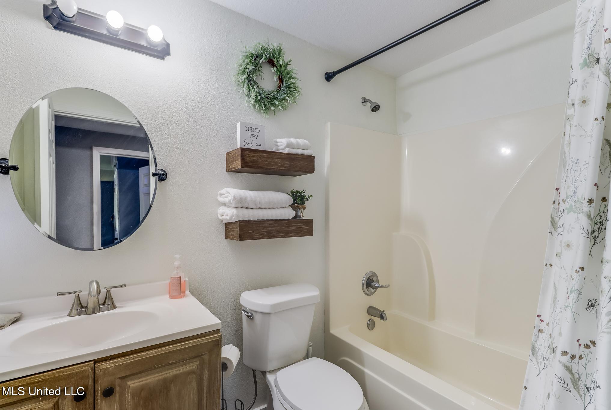 12164 Barton Road Gulfport, MS 39503 - Photo 30 of 37 IMG_5536