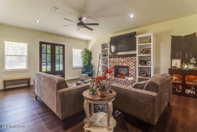 12164 Barton Road Gulfport, MS 39503 - Photo 3 of 37 IMG_5545