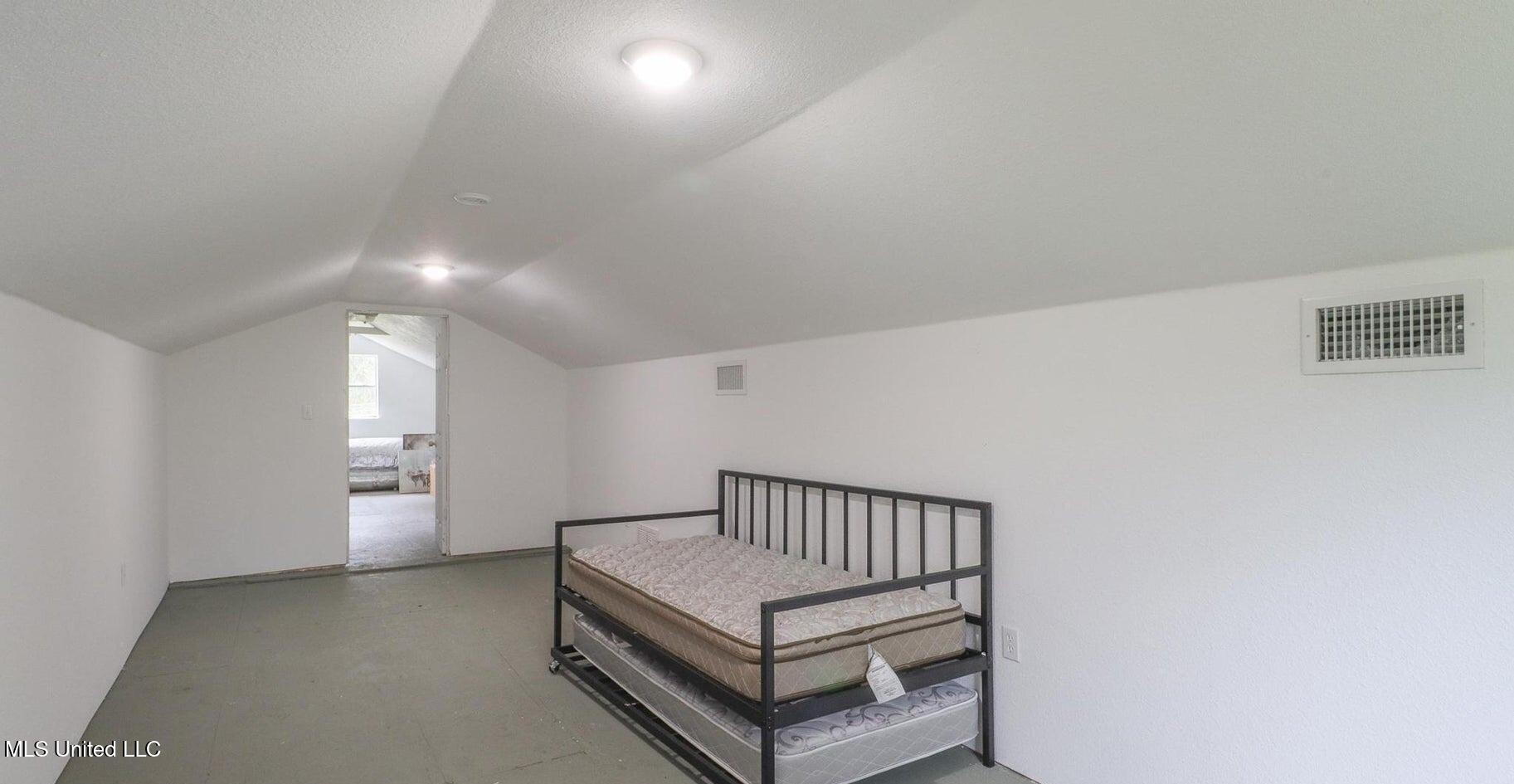 12164 Barton Road Gulfport, MS 39503 - Photo 34 of 37 20220721125637446038000000-o