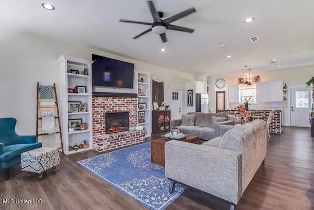 12164 Barton Road Gulfport, MS 39503 - Photo 4 of 37 IMG_5541