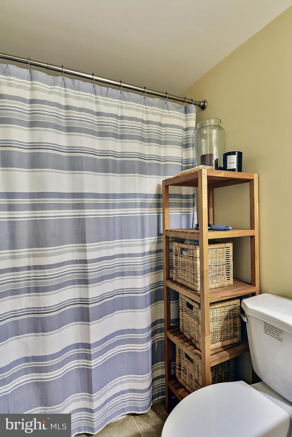 1430 Northgate Square, Unit 12B Reston, VA 20190 - Photo 13 of 27 Bath (Master)