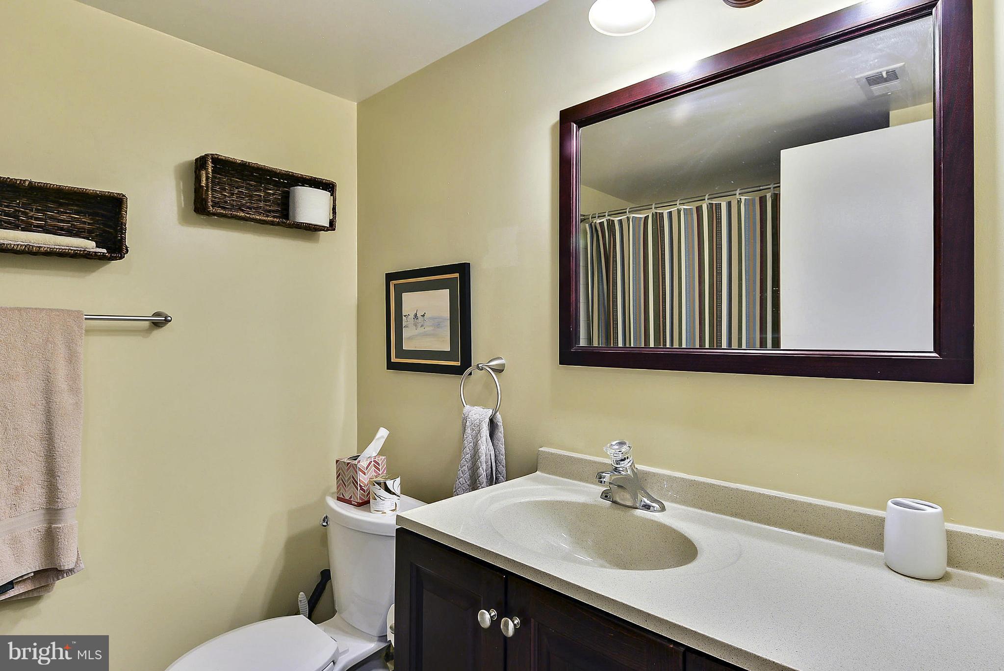 1430 Northgate Square, Unit 12B Reston, VA 20190 - Photo 17 of 27 Bath