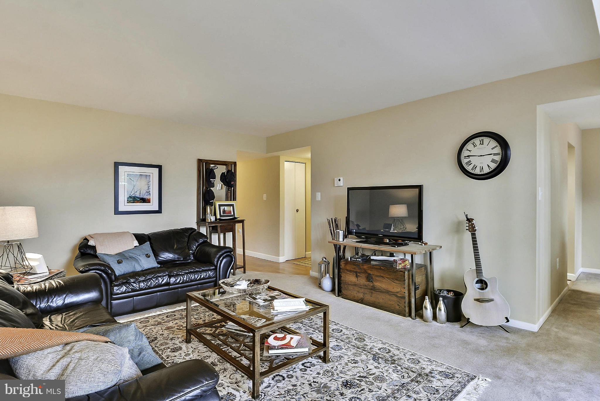 1430 Northgate Square, Unit 12B Reston, VA 20190 - Photo 5 of 27 Living Room