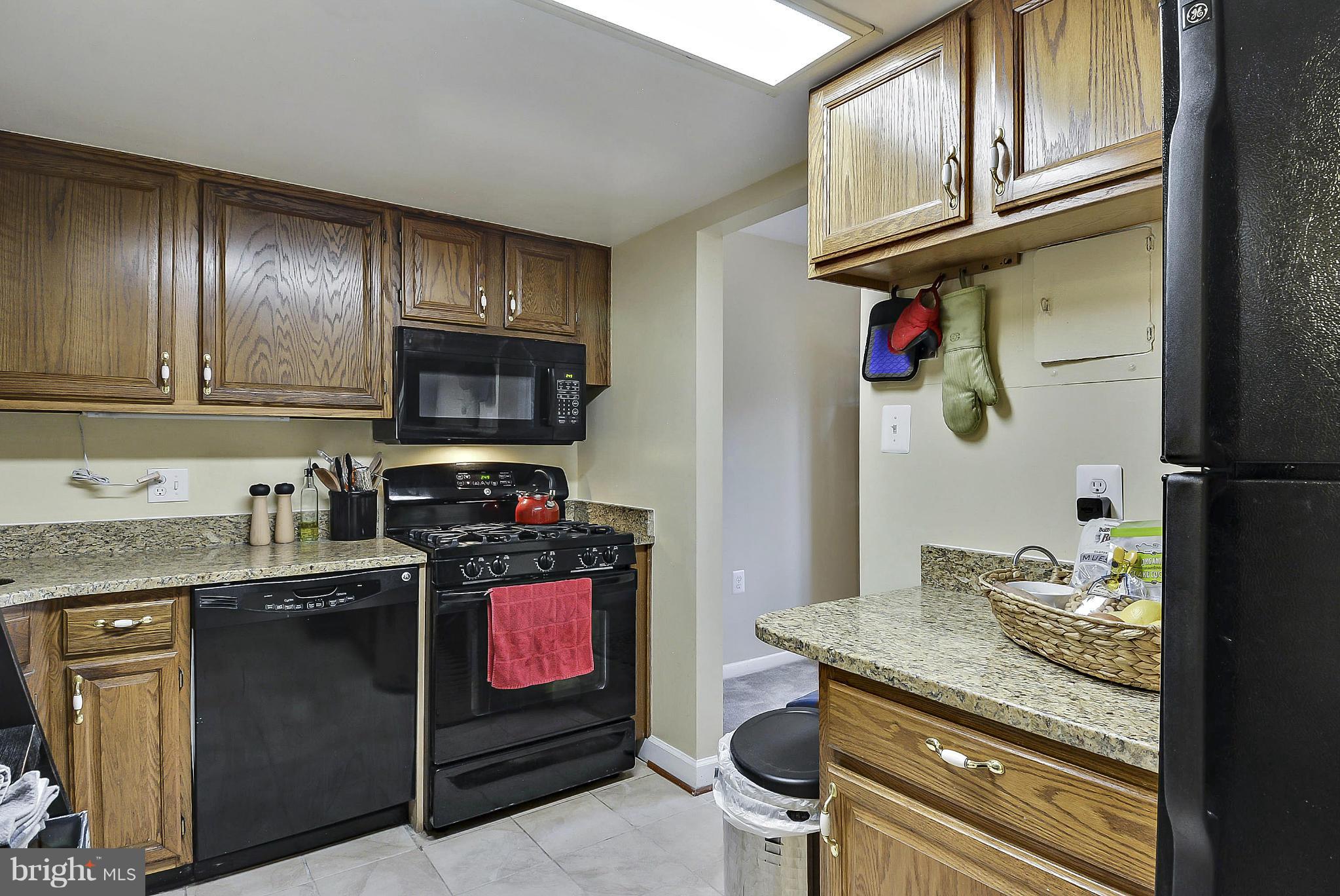 1430 Northgate Square, Unit 12B Reston, VA 20190 - Photo 8 of 27 Kitchen