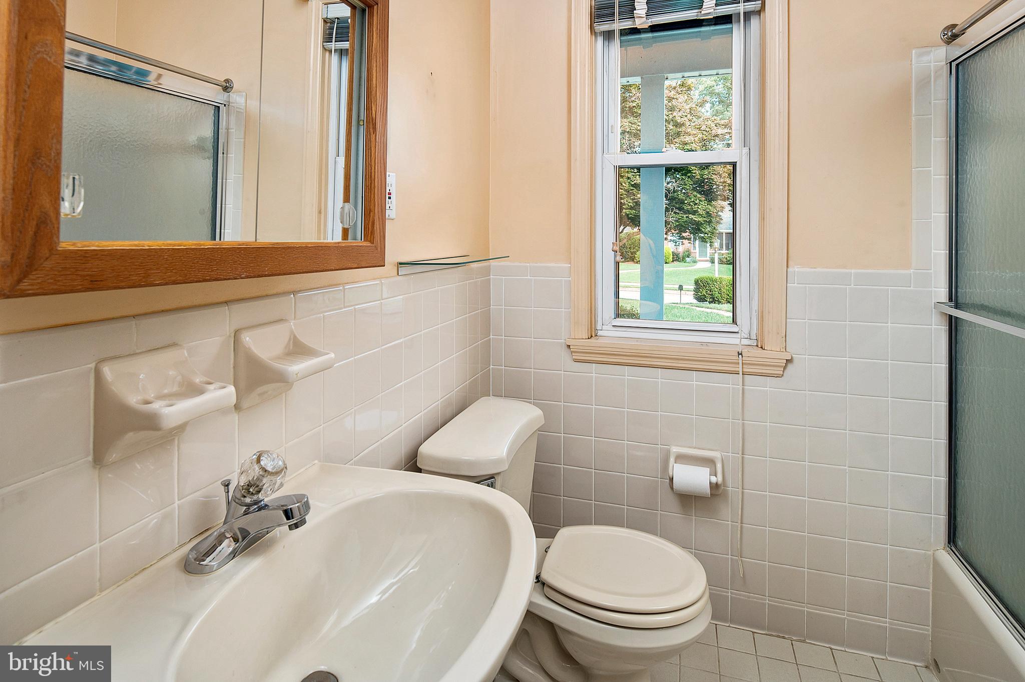 234 Gralan Road Catonsville, MD 21228 - Photo 24 of 46 Bath 2