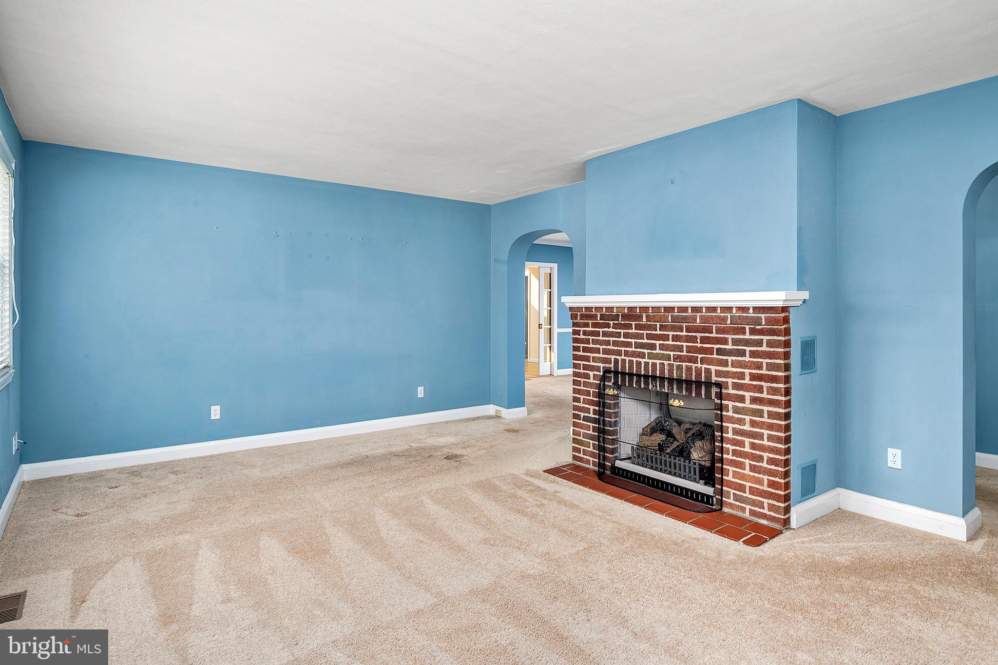 234 Gralan Road Catonsville, MD 21228 - Photo 3 of 46 Living Room