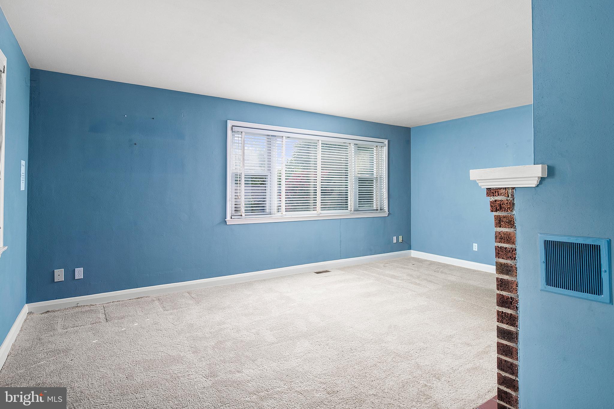 234 Gralan Road Catonsville, MD 21228 - Photo 4 of 46 Living Room