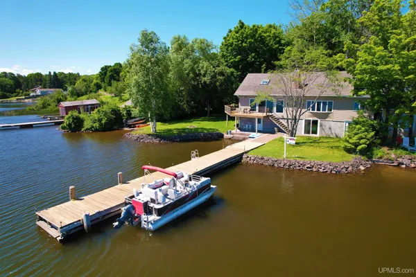 $579,000 | 52170 Houghton Canal Road, Houghton, MI 49931