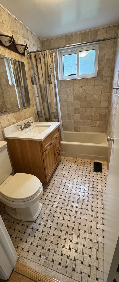 424 Braeside Road, Unit 2N Highland Park, IL 60035 - Photo 5 of 6