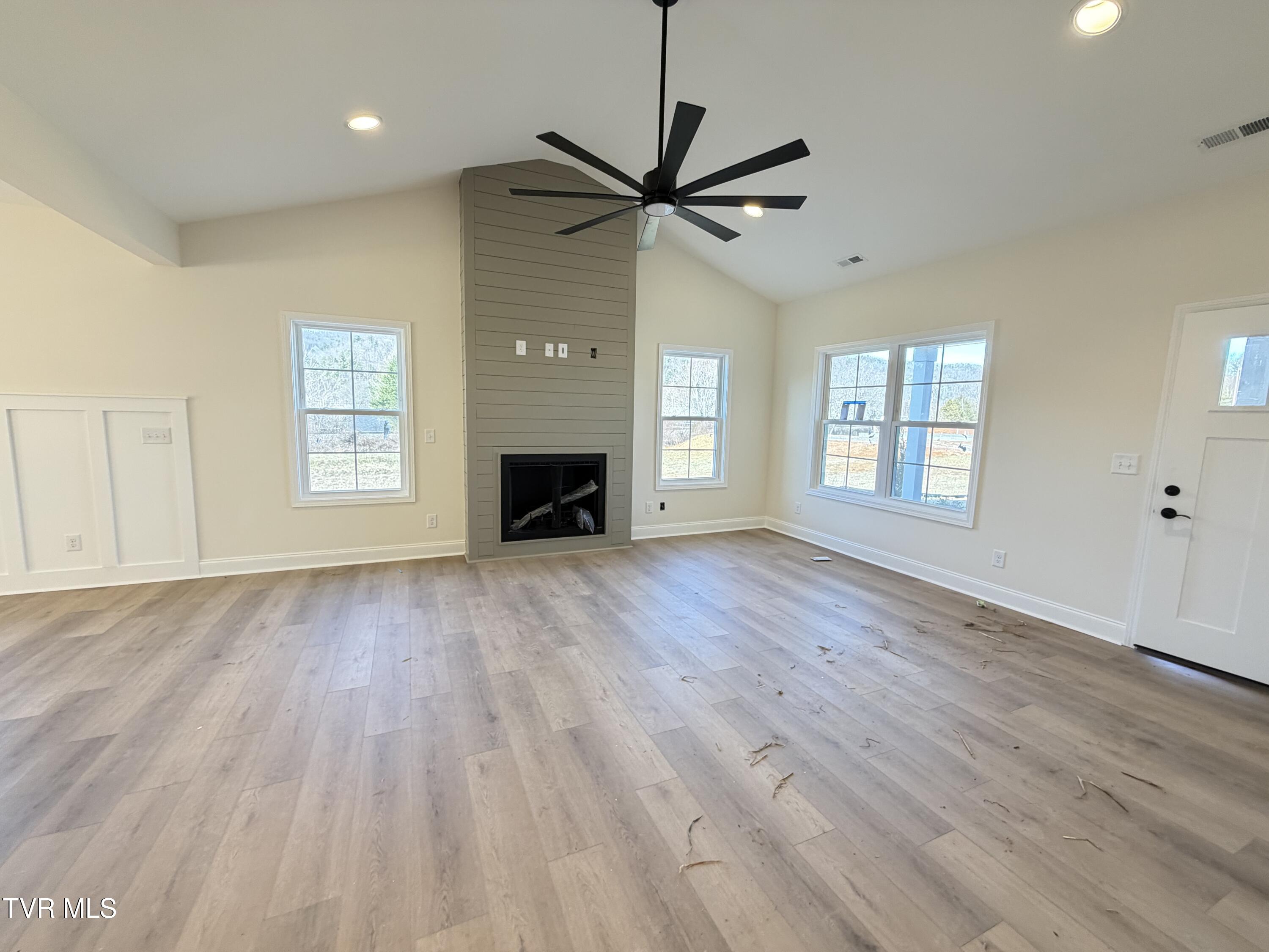 144 Ervin Loop Erwin, TN 37650 - Photo 2 of 18 IMG_0691