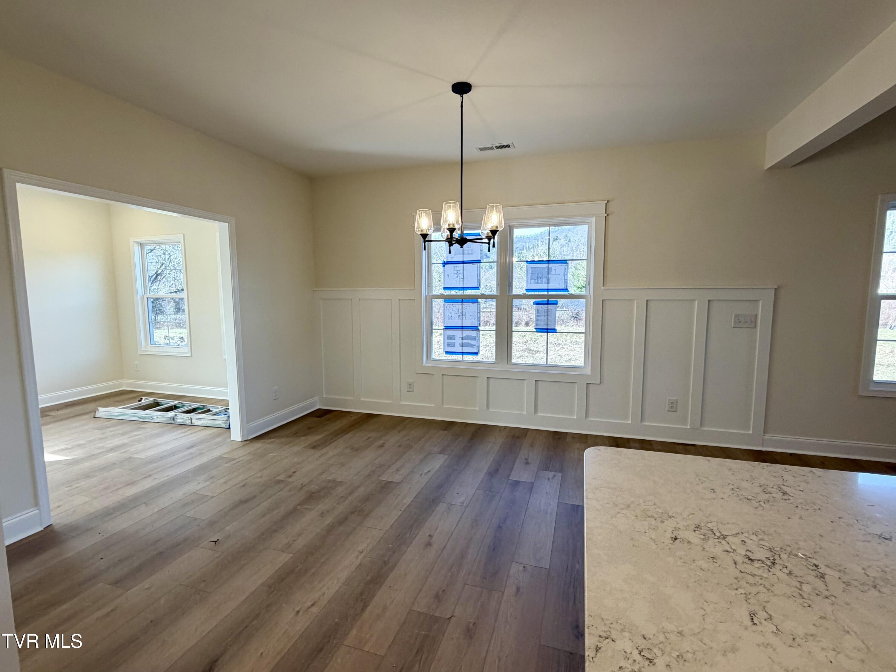 144 Ervin Loop Erwin, TN 37650 - Photo 8 of 18 IMG_0693