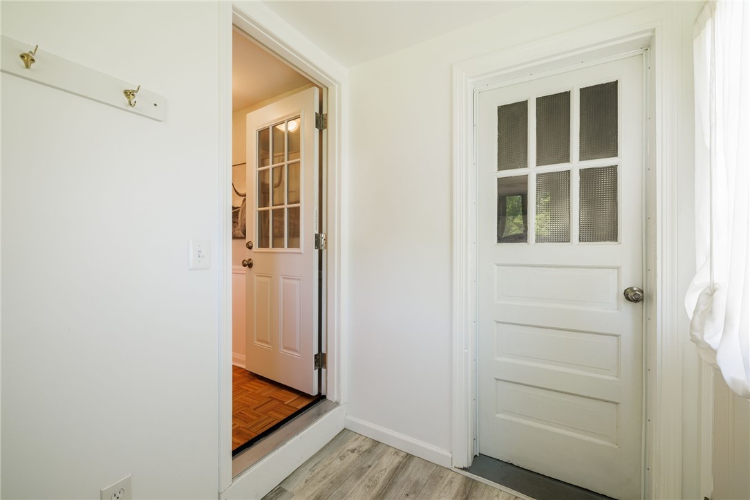84 Sydenham Road Irondequoit, NY 14609 - Photo 14 of 31