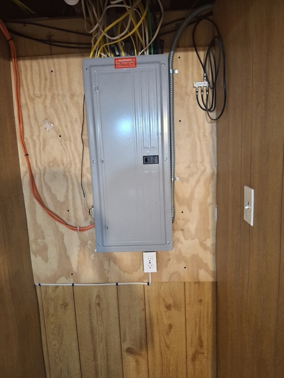 333 Lynnfield Street Lynn, MA 01904 - Photo 17 of 23 a bathroom with a mirror