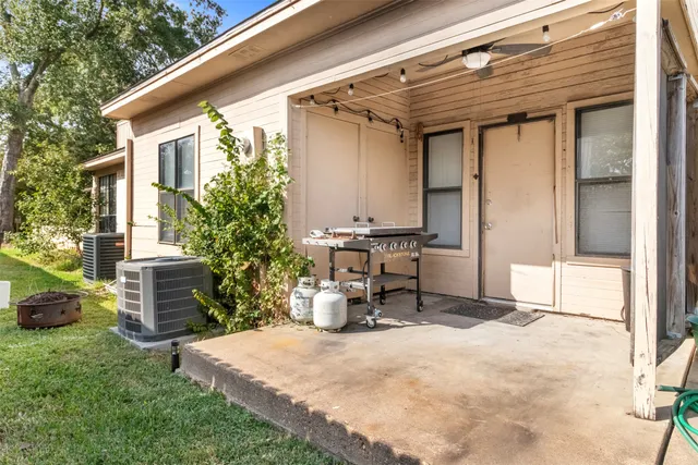 $165,000 | 1401 Ave O, Unit I, Huntsville, TX 77340
