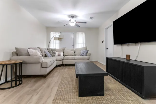 $165,000 | 1401 Ave O, Unit I, Huntsville, TX 77340