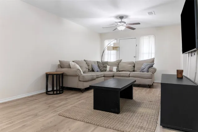 $165,000 | 1401 Ave O, Unit I, Huntsville, TX 77340