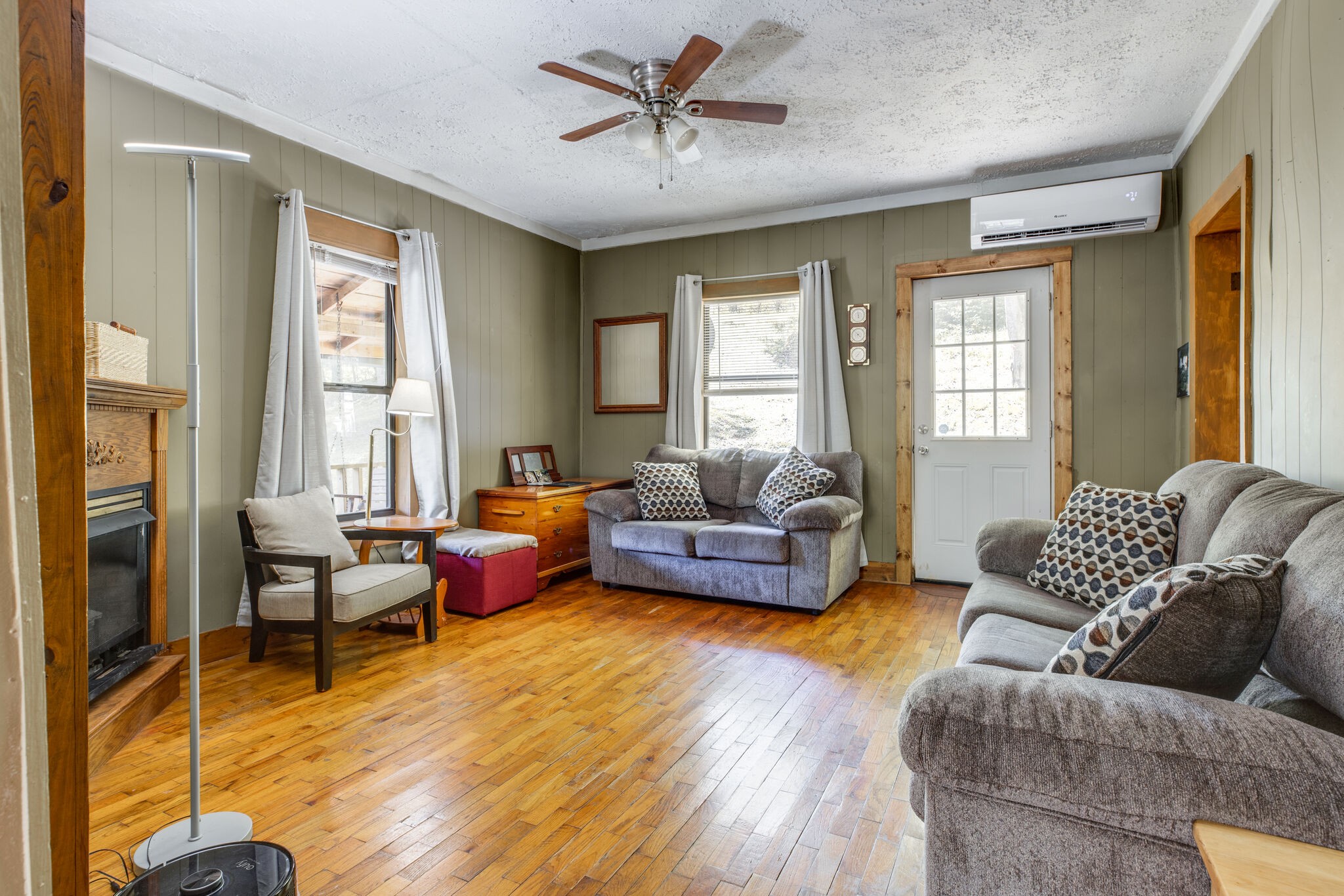 7196 Pinewood Road Nunnelly, TN 37137 - Photo 12 of 49 a living room with furniture and a large window