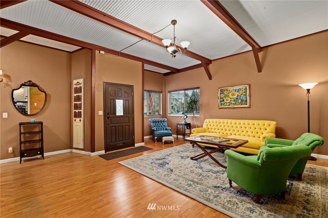 2132 Rockefeller Avenue Everett, WA 98201 - Photo 4 of 33