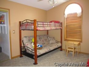 8286 Oak Crest Road Dawson, IL 62520 - Photo 9 of 12 Gallery Image 9