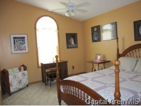 8286 Oak Crest Road Dawson, IL 62520 - Photo 10 of 12 Gallery Image 10