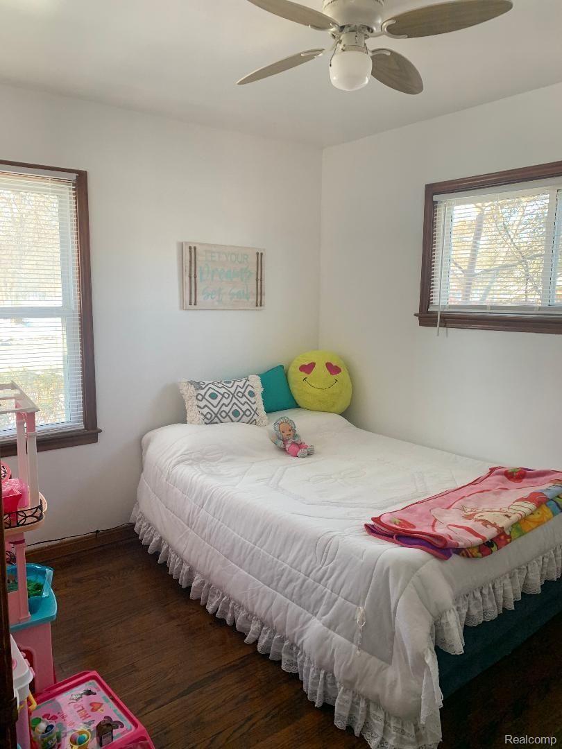17594 Evergreen Road Detroit, MI 48219 - Photo 14 of 19 Bedroom 3.jpg