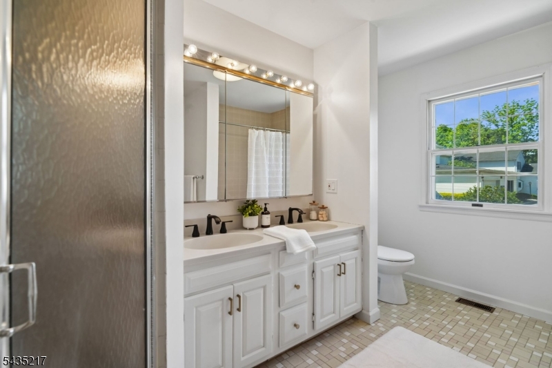 658 Ridgewood Road, Unit 1 Maplewood, NJ 07040 - Photo 17 of 29