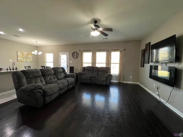 $254,900 | 1619 North Plains Avenue, Zachary, LA 70791