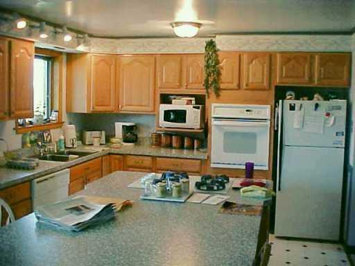284 Hoffman Road Pittsburgh, PA 15212 - Photo 4 of 8 Gallery Image 4