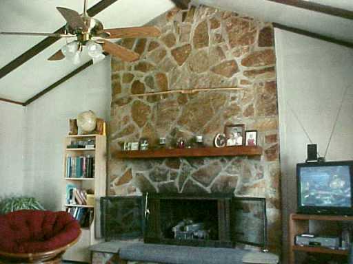 284 Hoffman Road Pittsburgh, PA 15212 - Photo 5 of 8 Gallery Image 5