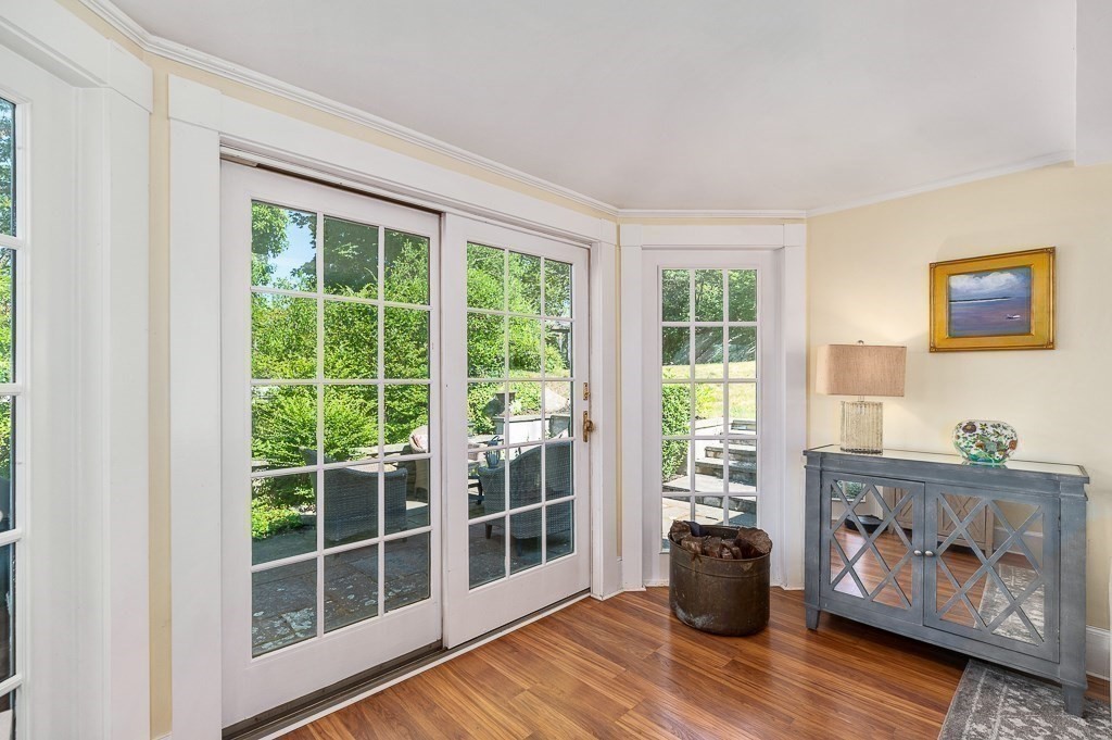 18 Union Street Manchester, MA 01944 - Photo 12 of 38