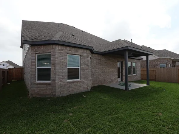 $367,990 | 14030 Baikal Mnr Drive, Santa Fe, TX 77510