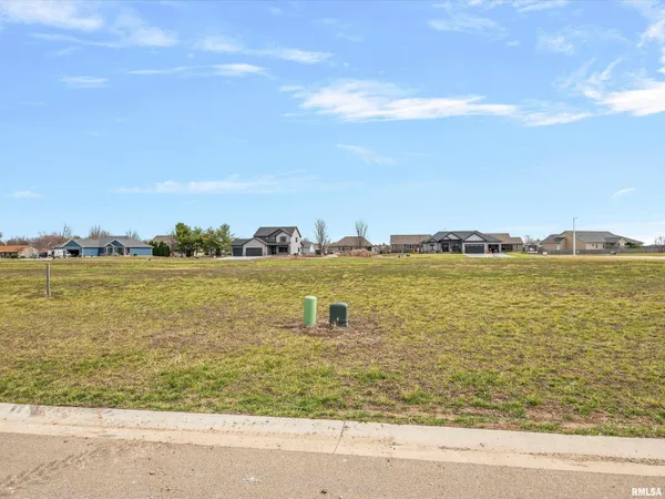 $65,000 | 412 Sundown Lane, Chatham, IL 62629