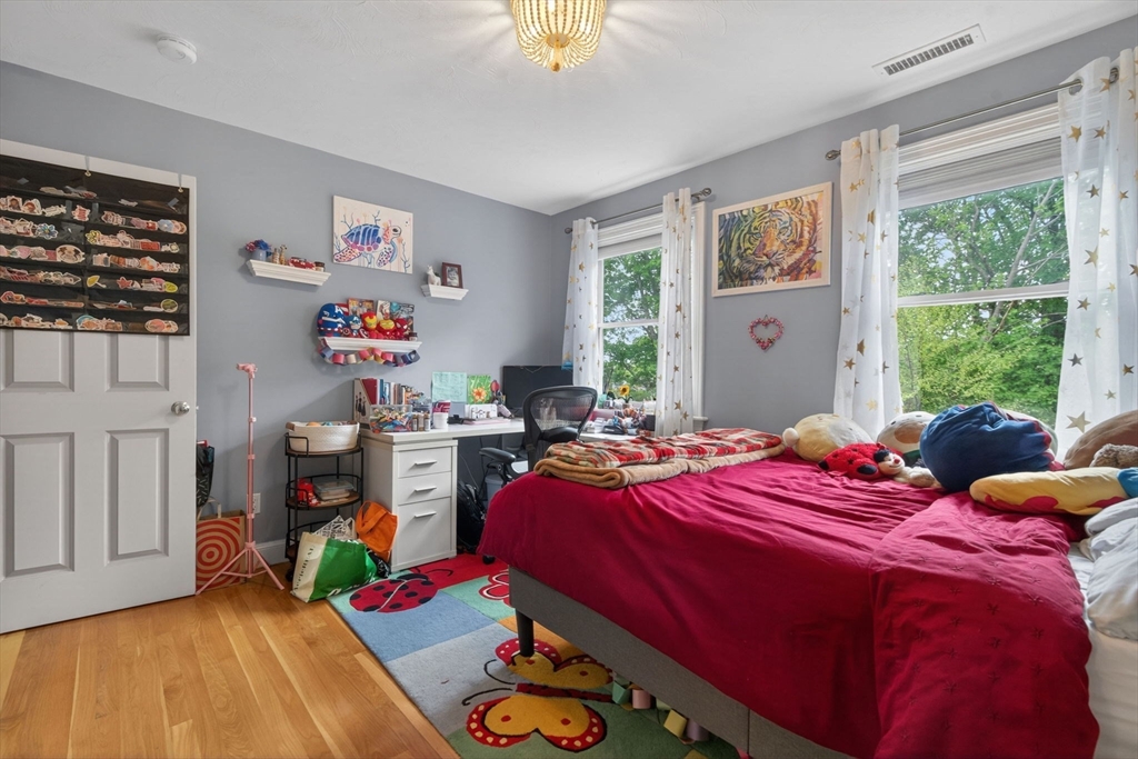 8 Hawthorne Street Watertown, MA 02472 - Photo 16 of 37