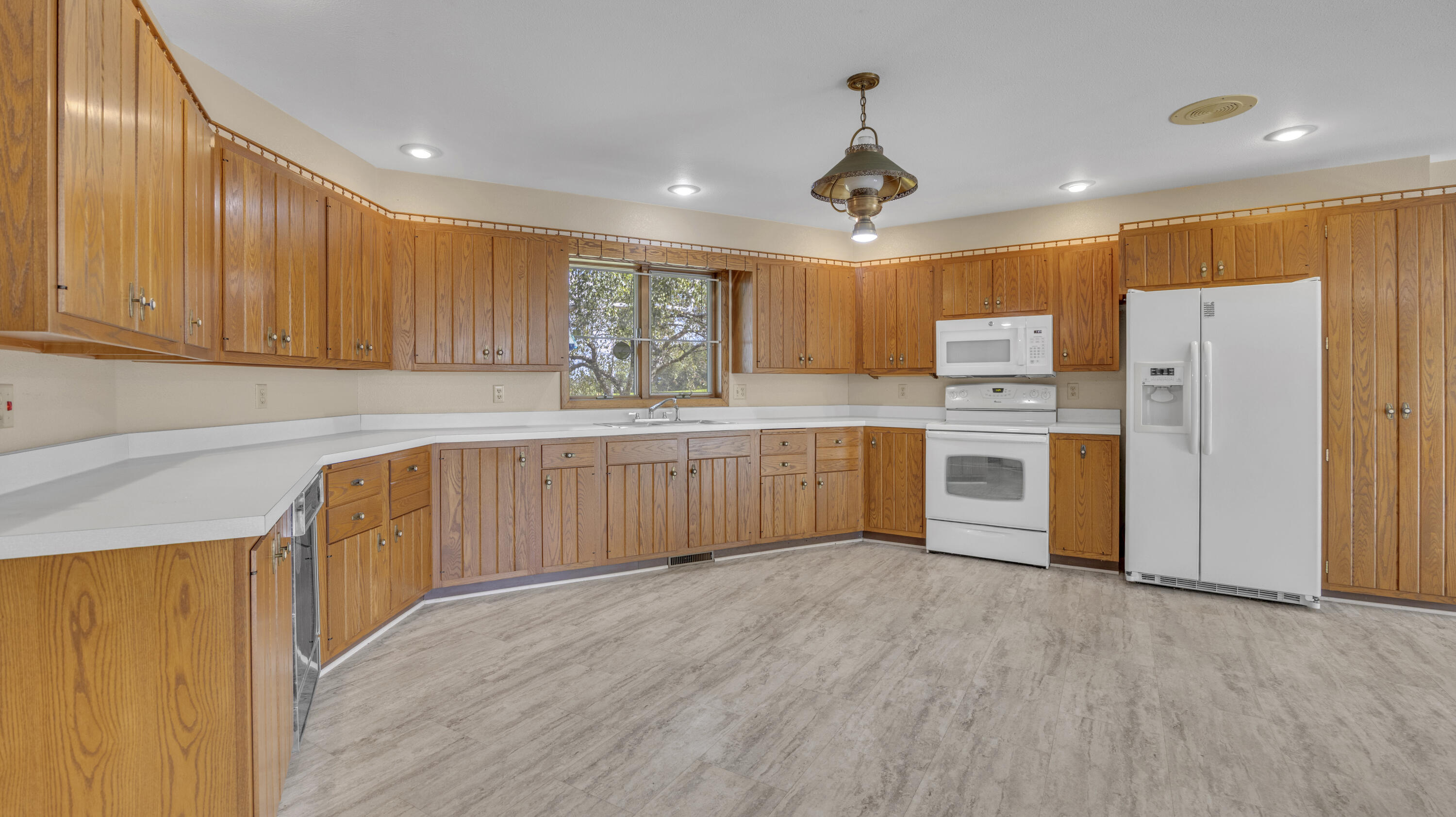 15522 Mineral Springs Road Meeme, WI 53015 - Photo 7 of 36 Kitchen 1