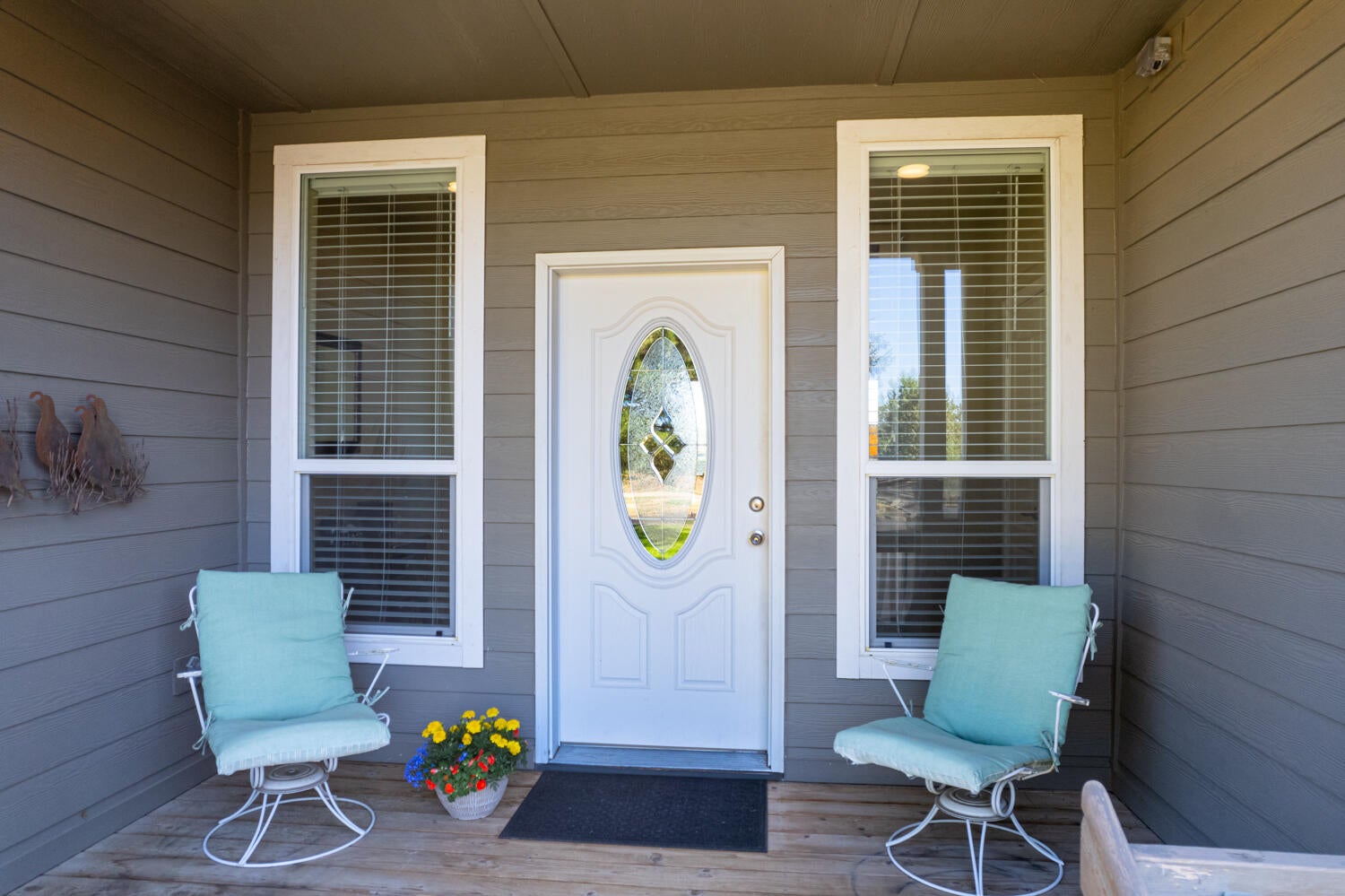 5532 Southwest Rim Road Terrebonne, OR 97760 - Photo 24 of 67 Welcoming Front Porch