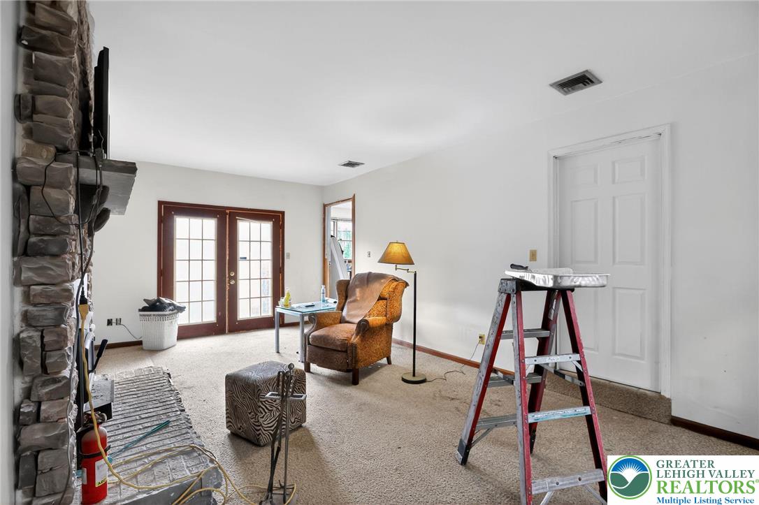 6594 Memorial Road Germansville, PA 18053 - Photo 11 of 51 family room