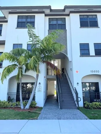 $2,700 | 15650 Southwest 136th Street, Unit 101, Miami, FL 33196