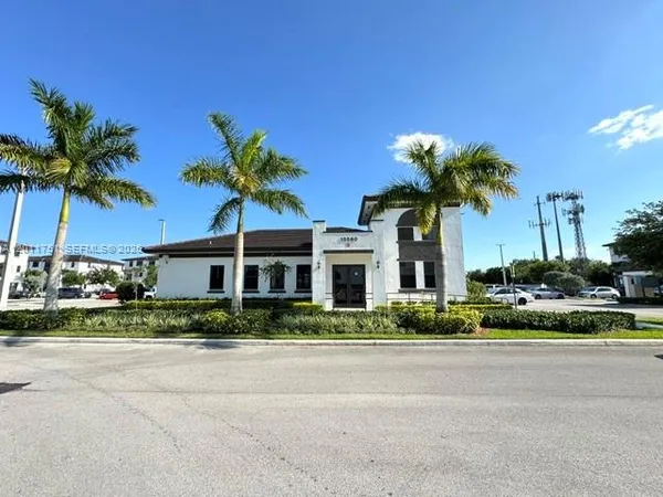 $2,700 | 15650 Southwest 136th Street, Unit 101, Miami, FL 33196