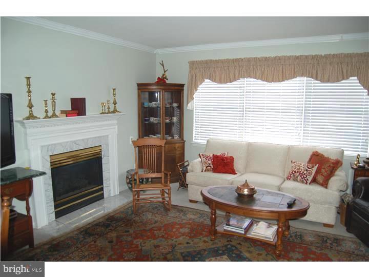 422 Country Way Mickleton, NJ 08056 - Photo 3 of 15 Gallery Image 3