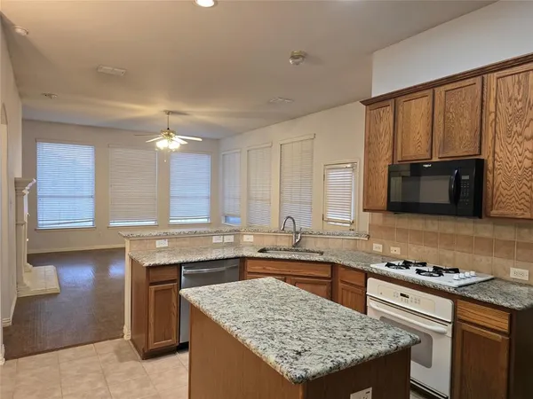 $2,300 | 100 Bryan Street, Prosper, TX 75078